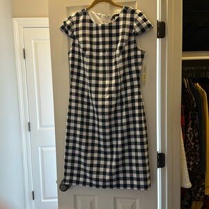 Preston and York round neck knee length dress with cap sleeves. Size 8. NWT